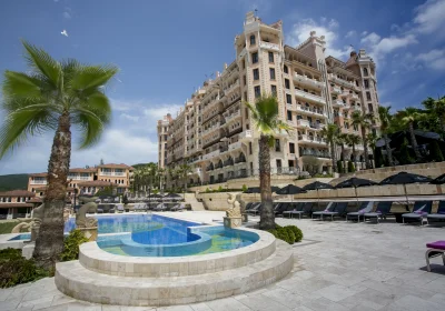 Royal Castle Design & Spa