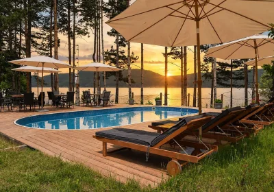 Club Paradise Bay