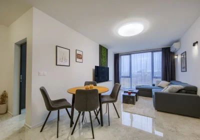 Stylish and Modern 1bdrm apt./free private parking