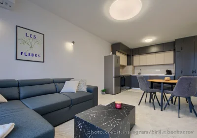 Stylish and Modern 1bdrm apt./free private parking