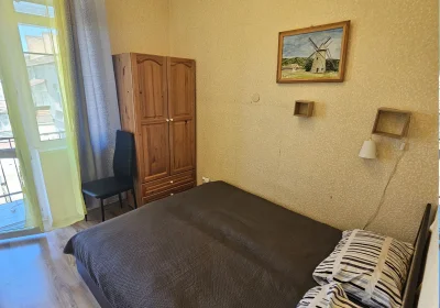 Serdika station, bright and cozy apartment