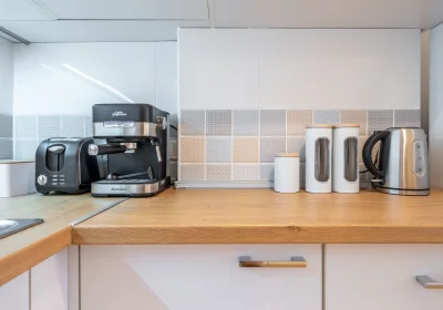 Modern and Calm 2BDRM Apt. in City Centre