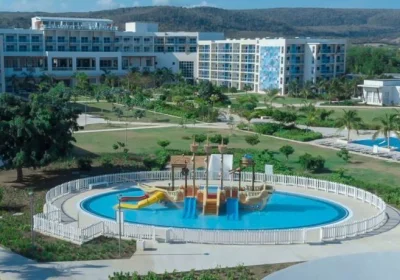 Gran Muthu Almirante Beach