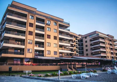Park LakeSide Hotel