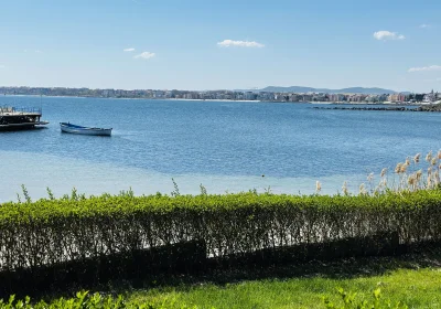 Akrotiria Beach apart complex