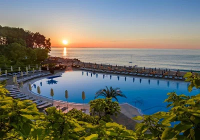 HVD Riviera Beach Hotel