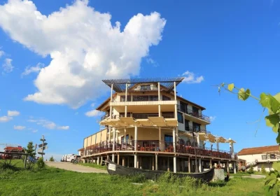 Seven Generations Winery Hotel