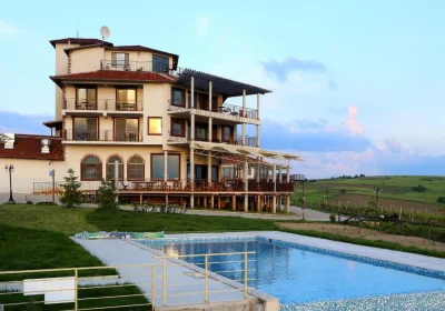 Seven Generations Winery Hotel