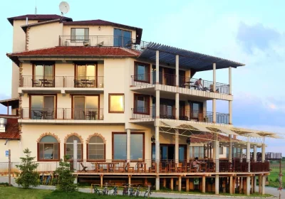 Seven Generations Winery Hotel