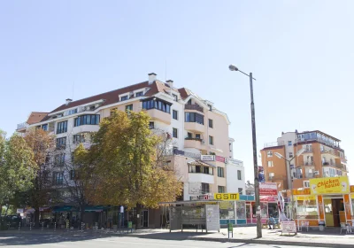 Near Airport Stay Nexus