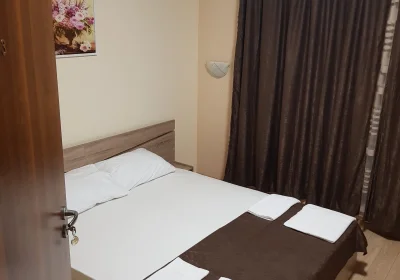 TWAIN APART&ROOMS