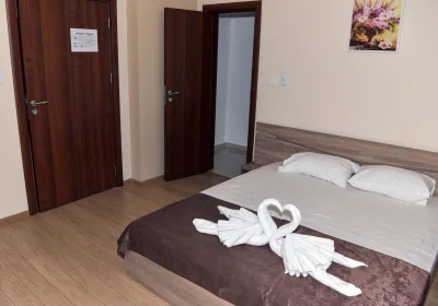 TWAIN APART&ROOMS