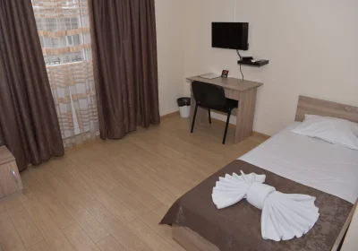 TWAIN APART&ROOMS