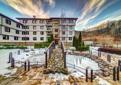 Complex Silver Hills