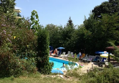 Hotel Vezhen