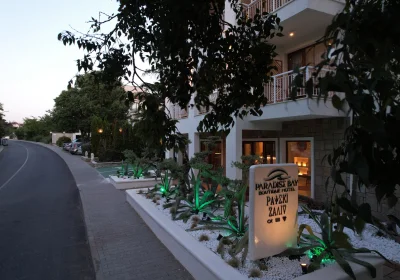 PARADISE BAY Hotel 